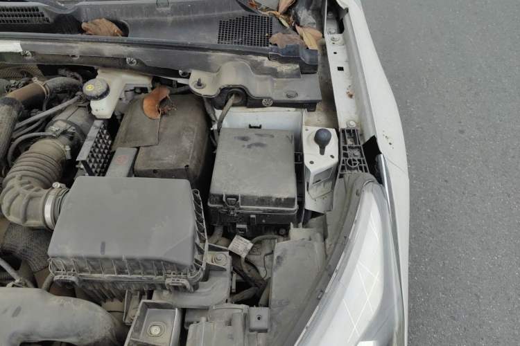 Used Dongfeng Aeolus Yixuan GS 2021 230T Automatic Star-Chasing Edition Engine Bay Left