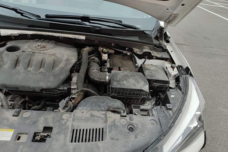 Used Dongfeng Aeolus Yixuan GS 2021 230T Automatic Star-Chasing Edition Engine Bay Left