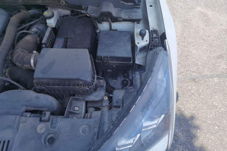 Used Dongfeng Aeolus Yixuan GS 2021 230T Automatic Chasing the Moon Edition Engine Bay Left