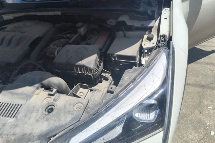 Used Dongfeng Aeolus Yixuan GS 2021 230T Automatic Chasing the Moon Edition Engine Bay Left