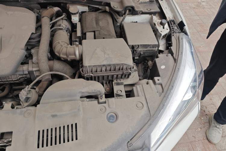 Used Dongfeng Aeolus Yixuan GS 2021 230T Automatic Star-Chasing Edition Engine Bay Left