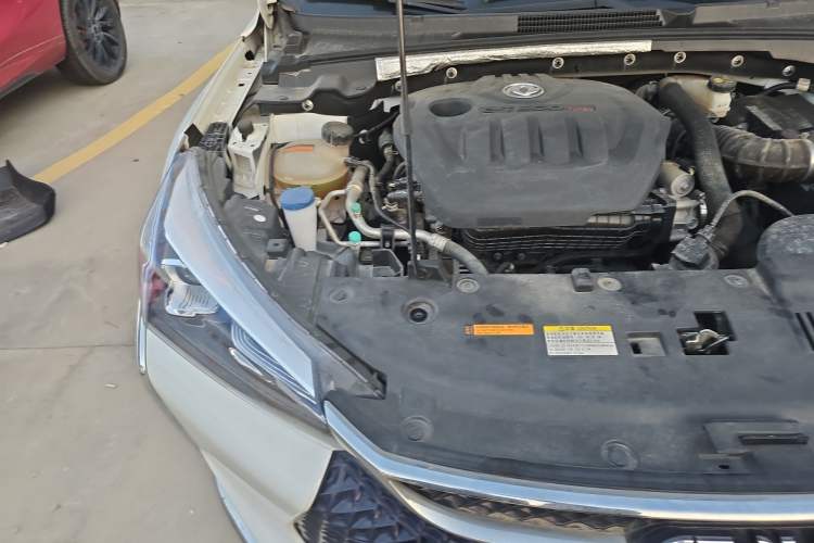 Used Dongfeng Aeolus Yixuan GS 2021 230T Automatic Star-Chasing Edition Engine Bay Right
