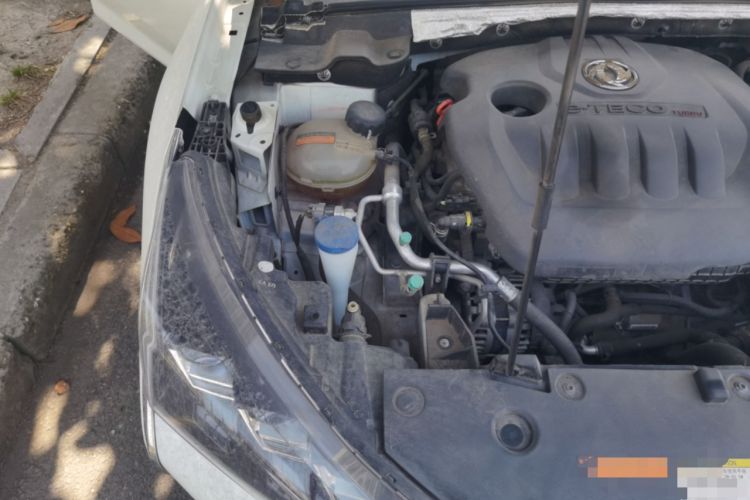 Used Dongfeng Aeolus Yixuan GS 2021 230T Automatic Chasing the Moon Edition Engine Bay Right
