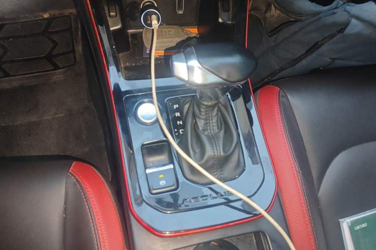 Used Dongfeng Aeolus Yixuan GS 2021 230T Automatic Star-Chasing Edition Gear Lever