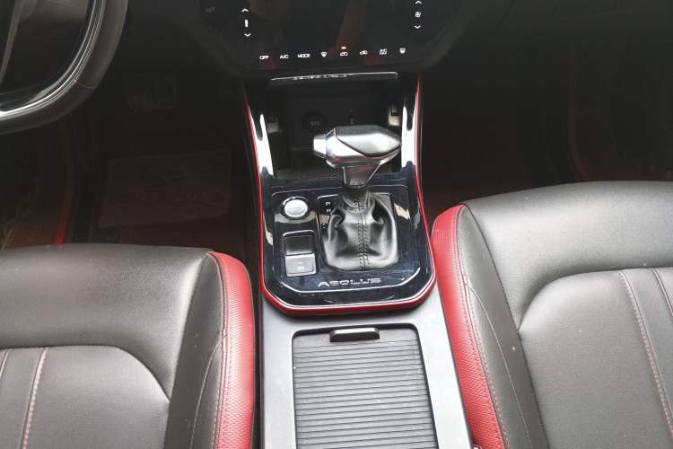 Used Dongfeng Aeolus Yixuan GS 2021 230T Automatic Star-Chasing Edition Gear Lever