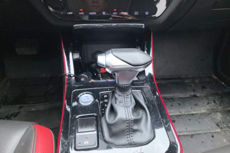 Used Dongfeng Aeolus Yixuan GS 2021 230T Automatic Star-Chasing Edition Gear Lever
