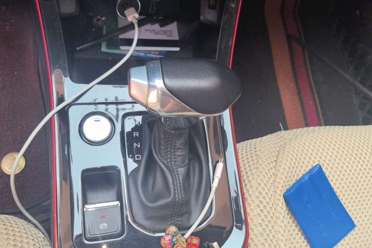 Used Dongfeng Aeolus Yixuan GS 2021 230T Automatic Star-Chasing Edition Gear Lever