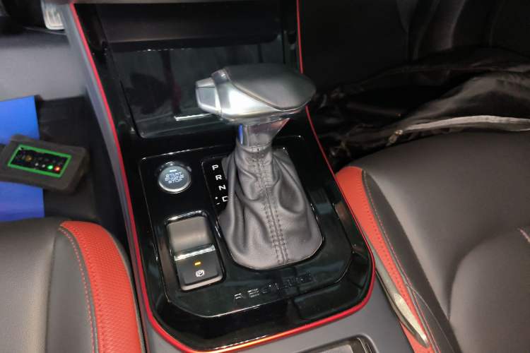 Used Dongfeng Aeolus Yixuan GS 2021 230T Automatic Star-Chasing Edition Gear Lever