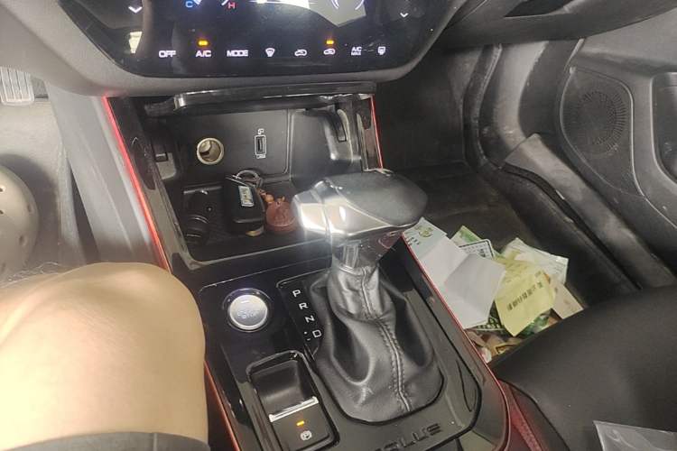 Used Dongfeng Aeolus Yixuan GS 2021 230T Automatic Star-Chasing Edition Gear Lever