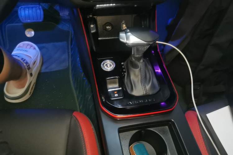 Used Dongfeng Aeolus Yixuan GS 2021 230T Automatic Star-Chasing Edition Gear Lever