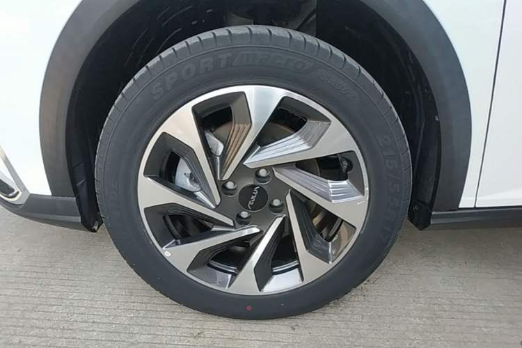 Used Dongfeng Aeolus Yixuan GS 2021 230T Automatic Star-Chasing Edition Left Front Wheel Hub