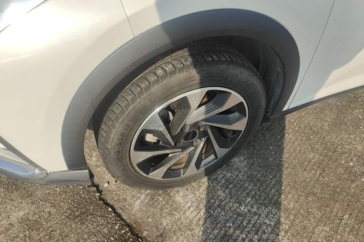 Used Dongfeng Aeolus Yixuan GS 2021 230T Automatic Star-Chasing Edition Left Front Wheel Hub