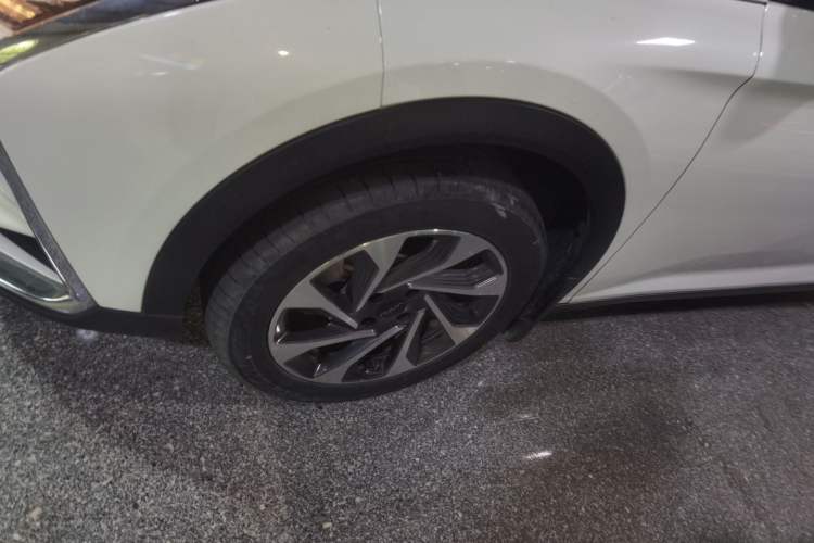 Used Dongfeng Aeolus Yixuan GS 2021 230T Automatic Star-Chasing Edition Left Front Wheel Hub