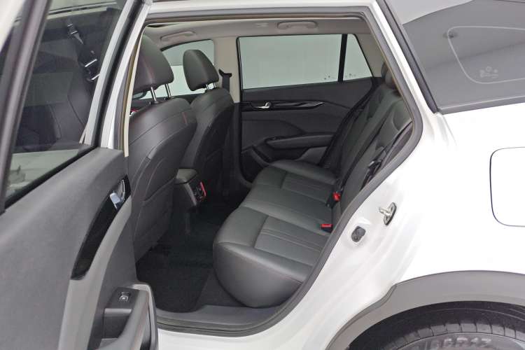 Used Dongfeng Aeolus Yixuan GS 2021 230T Automatic Star-Chasing Edition Left Rear Seat