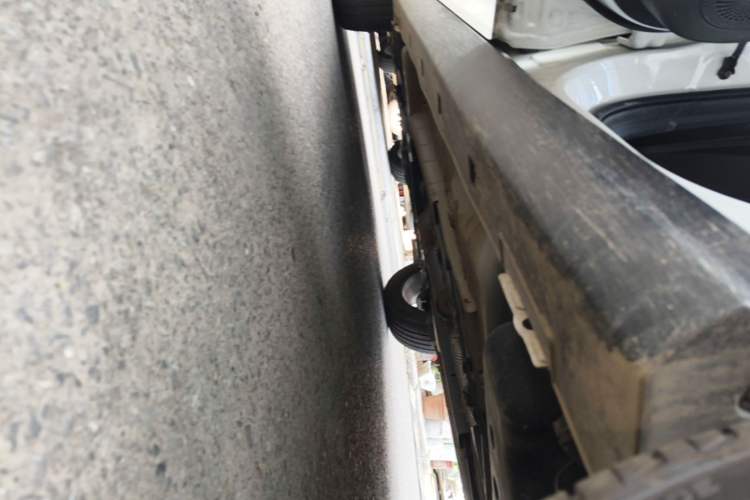 Used Dongfeng Aeolus Yixuan GS 2021 230T Automatic Star-Chasing Edition Left Side Sill