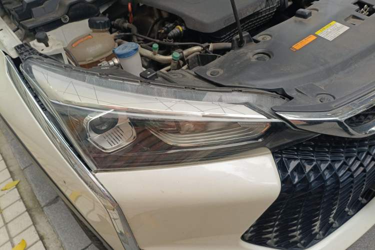 Used Dongfeng Aeolus Yixuan GS 2021 230T Automatic Star-Chasing Edition Right Front Headlight