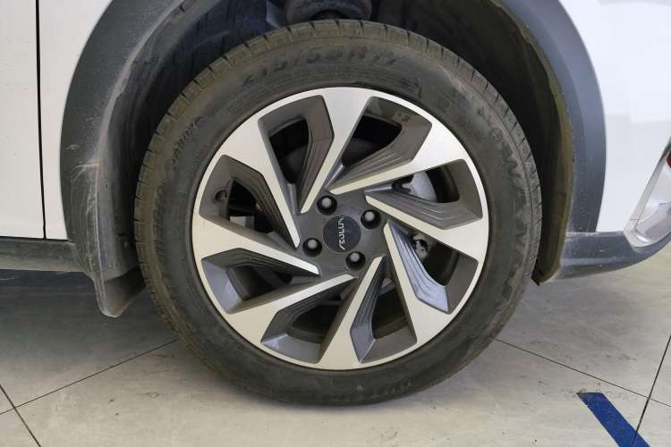 Used Dongfeng Aeolus Yixuan GS 2021 230T Automatic Star-Chasing Edition Right Front Wheel Hub