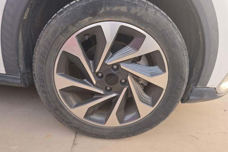 Used Dongfeng Aeolus Yixuan GS 2021 230T Automatic Star-Chasing Edition Right Front Wheel Hub
