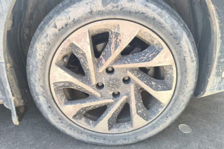 Used Dongfeng Aeolus Yixuan GS 2021 230T Automatic Chasing the Moon Edition Right Front Wheel Hub