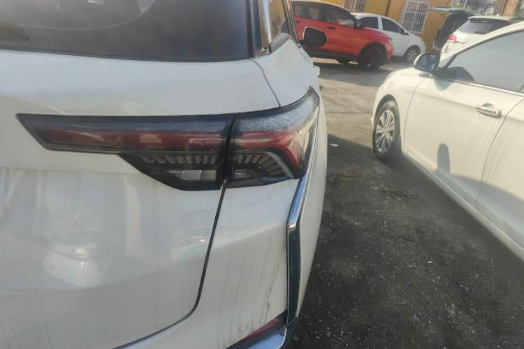 Used Dongfeng Aeolus Yixuan GS 2021 230T Automatic Star-Chasing Edition Right Rear Taillight