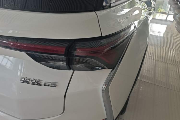 Used Dongfeng Aeolus Yixuan GS 2021 230T Automatic Star-Chasing Edition Right Rear Taillight