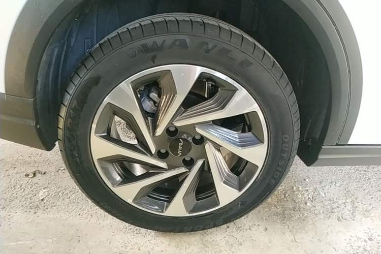 Used Dongfeng Aeolus Yixuan GS 2021 230T Automatic Star-Chasing Edition Right Rear Wheel Hub