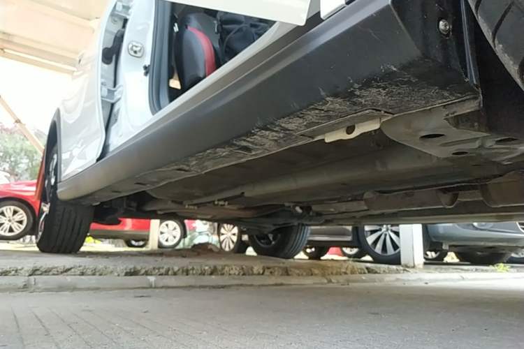 Used Dongfeng Aeolus Yixuan GS 2021 230T Automatic Star-Chasing Edition Right Side Sill