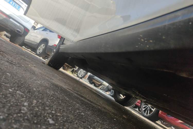 Used Dongfeng Aeolus Yixuan GS 2021 230T Automatic Star-Chasing Edition Right Side Sill