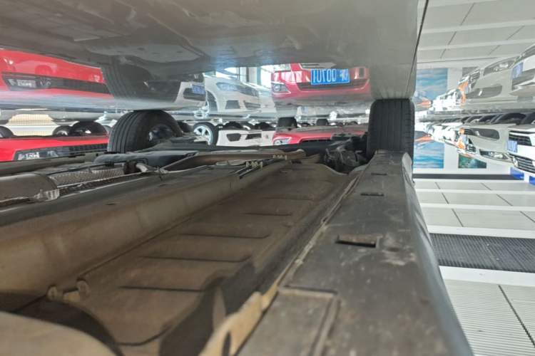 Used Dongfeng Aeolus Yixuan GS 2021 230T Automatic Star-Chasing Edition Right Side Sill
