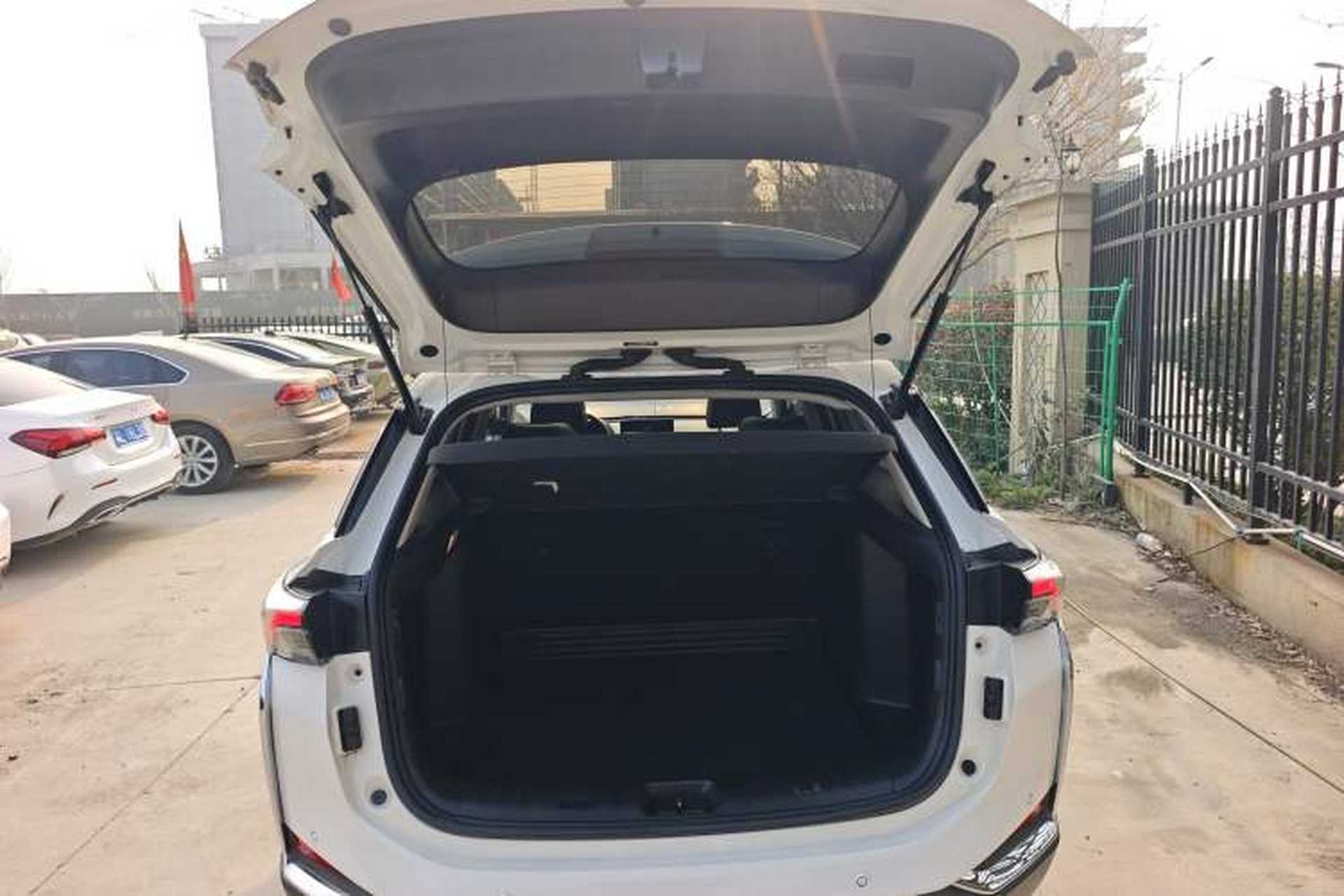 Used Dongfeng Aeolus Yixuan GS 2021 230T Automatic Star-Chasing Edition Trunk