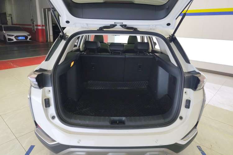 Used Dongfeng Aeolus Yixuan GS 2021 230T Automatic Star-Chasing Edition Trunk