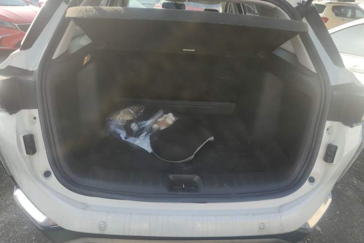 Used Dongfeng Aeolus Yixuan GS 2021 230T Automatic Star-Chasing Edition Trunk