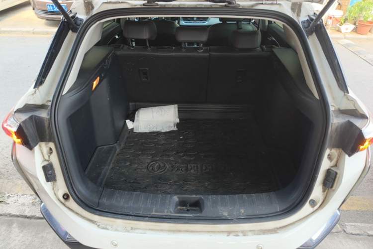 Used Dongfeng Aeolus Yixuan GS 2021 230T Automatic Star-Chasing Edition Trunk