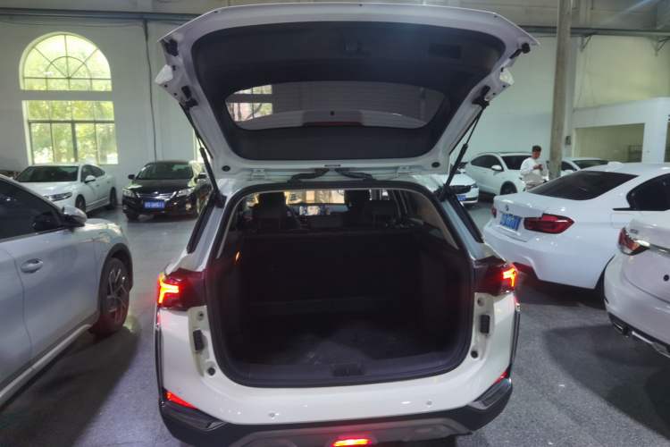 Used Dongfeng Aeolus Yixuan GS 2021 230T Automatic Star-Chasing Edition Trunk