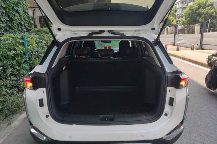 Used Dongfeng Aeolus Yixuan GS 2021 230T Automatic Star-Chasing Edition Trunk