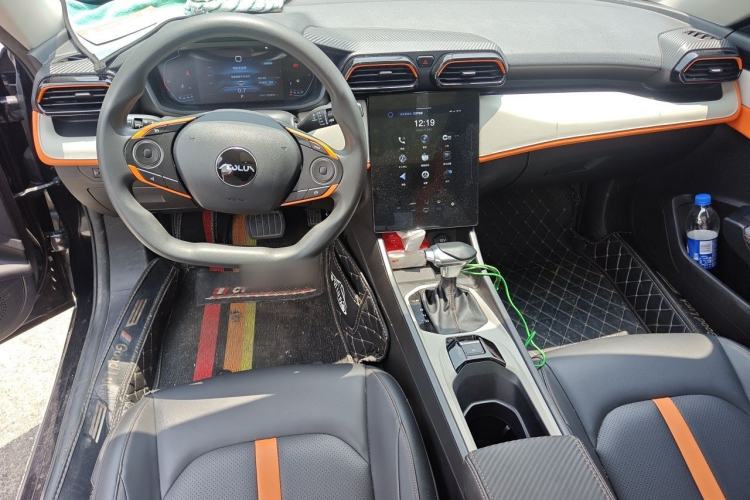 Used Dongfeng Aeolus Yixuan GS 2023 Mach Edition 1.5L Automatic Wealth Creation Version Center Console