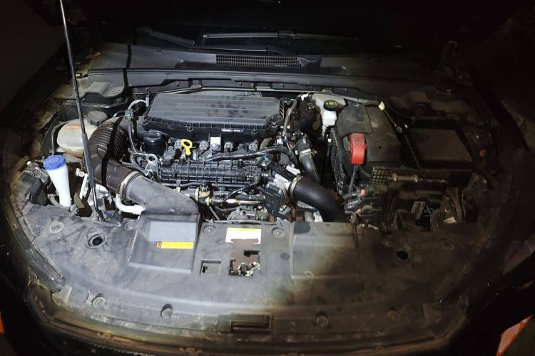 Used Dongfeng Aeolus Yixuan GS 2023 Mach Edition 1.5T Automatic LeKu Version Engine Bay