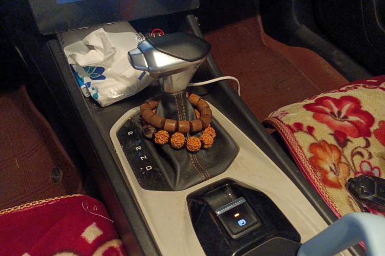 Used Dongfeng Aeolus Yixuan GS 2023 Mach Edition 1.5L Automatic Wealth Creation Version Gear Lever