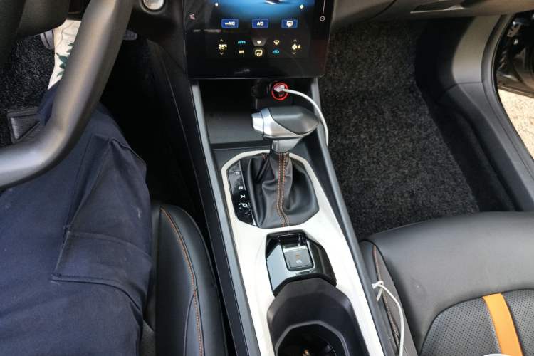 Used Dongfeng Aeolus Yixuan GS 2023 Mach Edition 1.5L Automatic Wealth Creation Version Gear Lever