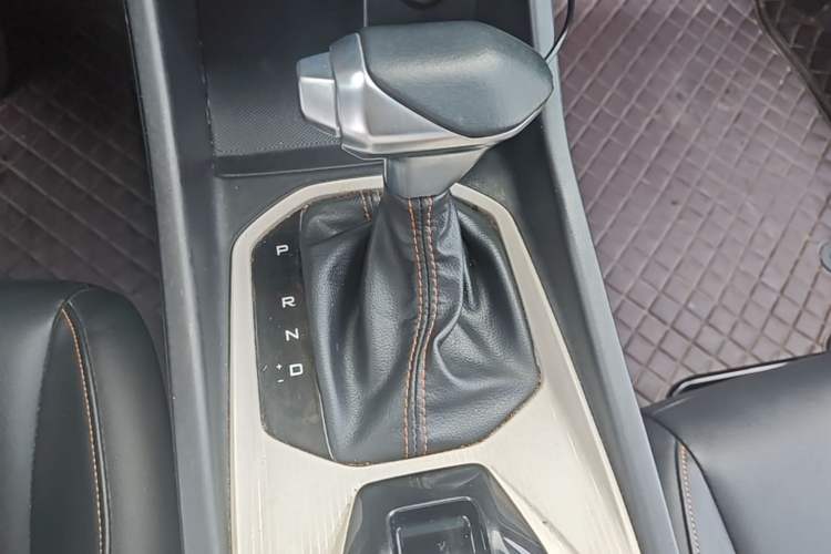 Used Dongfeng Aeolus Yixuan GS 2023 Mach Edition 1.5L Automatic Wealth Creation Version Gear Lever