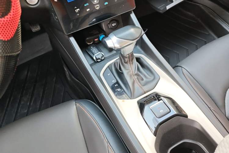 Used Dongfeng Aeolus Yixuan GS 2023 Mach Edition 1.5L Automatic Wealth Creation Version Gear Lever