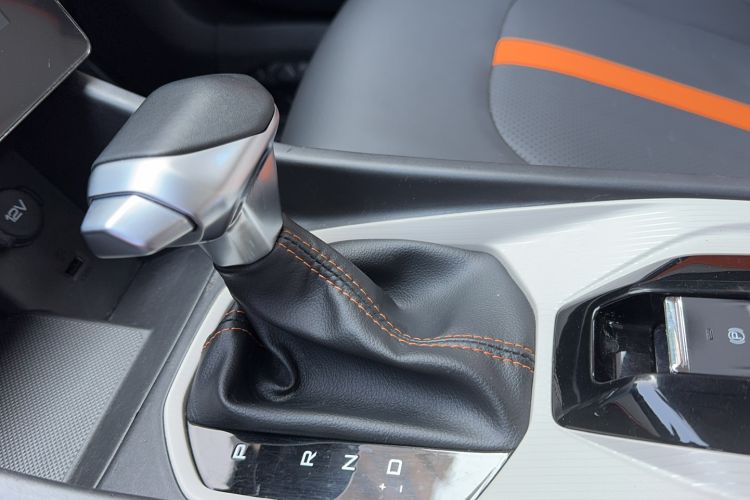 Used Dongfeng Aeolus Yixuan GS 2023 Mach Edition 1.5L Automatic Wealth Creation Version Gear Lever