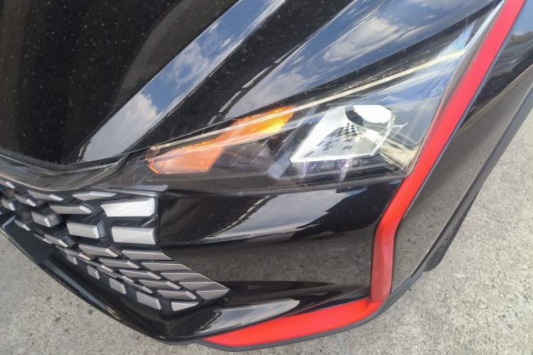 Used Dongfeng Aeolus Yixuan GS 2023 Mach Edition 1.5L Automatic Wealth Creation Version Left Front Headlight