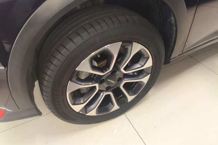 Used Dongfeng Aeolus Yixuan GS 2023 Mach Edition 1.5L Automatic Wealth Creation Version Left Front Wheel Hub