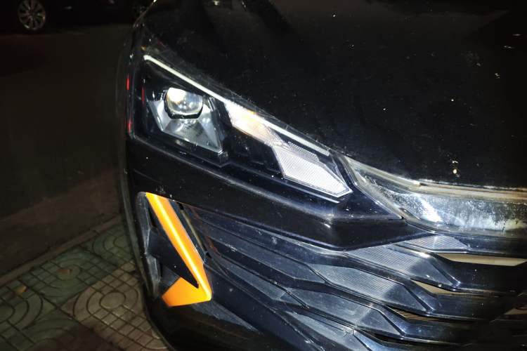Used Dongfeng Aeolus Yixuan GS 2023 Mach Edition 1.5T Automatic LeKu Version Right Front Headlight