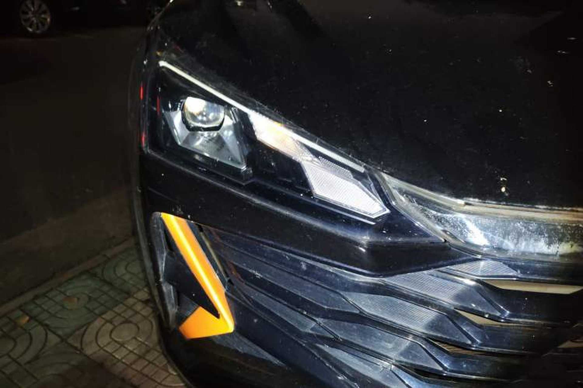 Used Dongfeng Aeolus Yixuan GS 2023 Mach Edition 1.5T Automatic LeKu Version Right Front Headlight