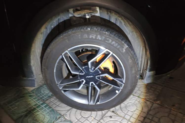 Used Dongfeng Aeolus Yixuan GS 2023 Mach Edition 1.5T Automatic LeKu Version Right Front Wheel Hub