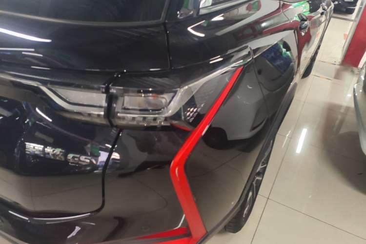 Used Dongfeng Aeolus Yixuan GS 2023 Mach Edition 1.5L Automatic Wealth Creation Version Right Rear Taillight
