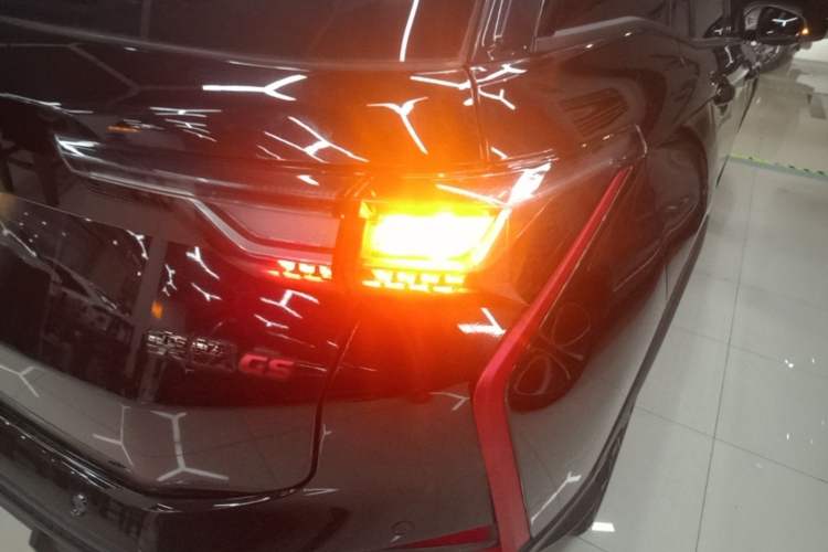 Used Dongfeng Aeolus Yixuan GS 2023 Mach Edition 1.5L Automatic Wealth Creation Version Right Rear Taillight