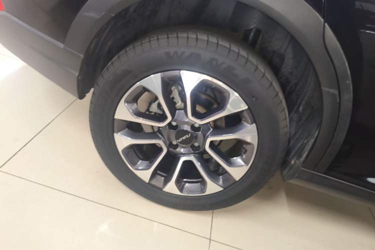 Used Dongfeng Aeolus Yixuan GS 2023 Mach Edition 1.5L Automatic Wealth Creation Version Right Rear Wheel Hub